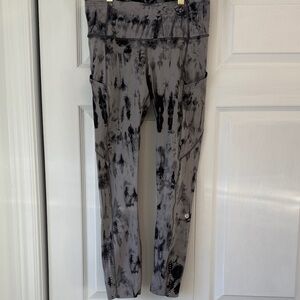 Lululemon Fast and Free Black and Gray Tie-Dye Leggings